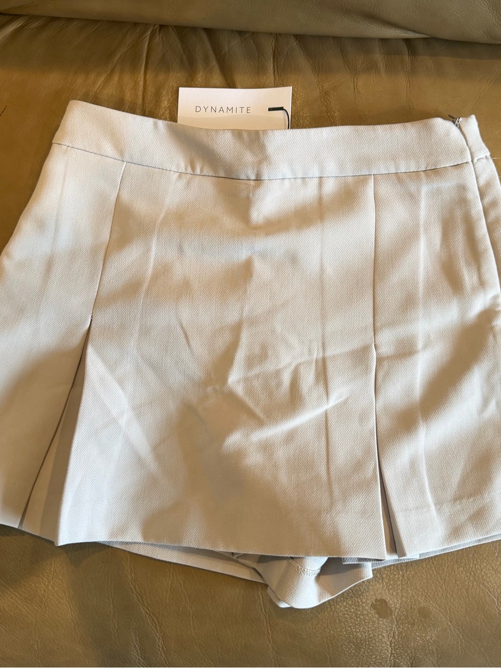 Dynamite Cream Women's Pleated Skort Sz 2 brand new with tags